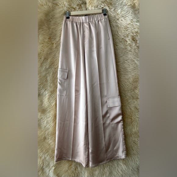 Forever 21 Pull On Satin Cargo Pants. - Picture 1 of 8